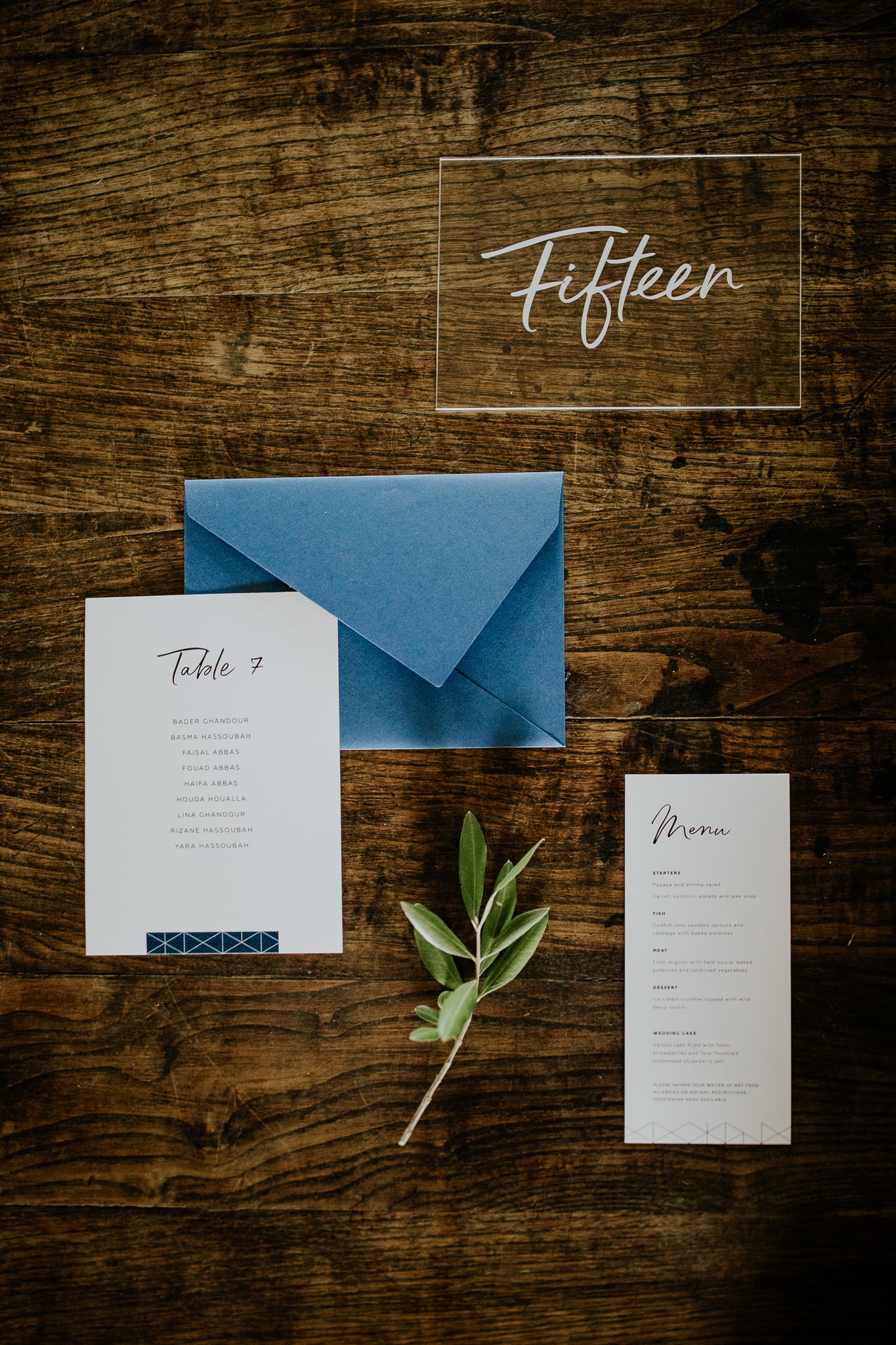 wedding table decoration envelops